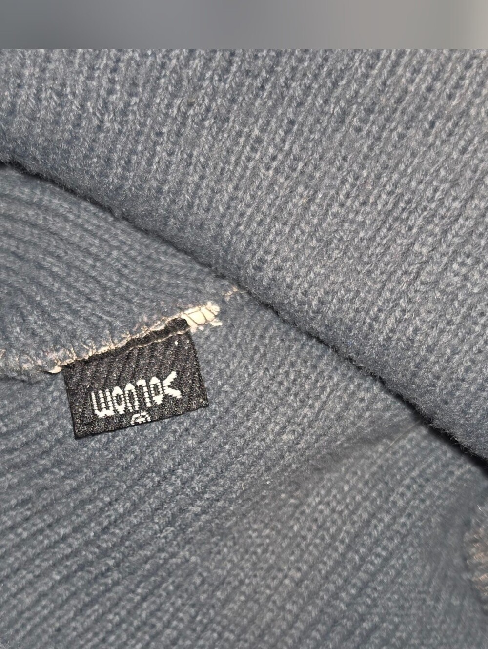 Y2K Volcom Ribbed Beanie Hat - Picture 5 of 6